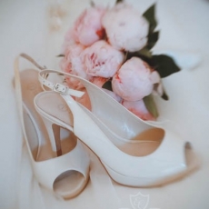 pink-peonies-wedding-bouquet