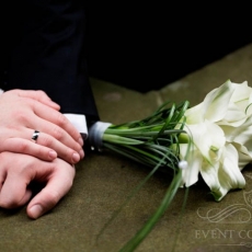 white-callas-wedding-bouquet-prague