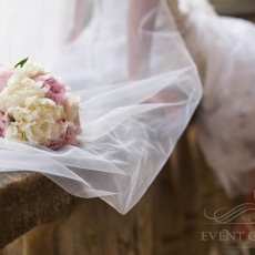 white-pink-peonias-wedding-bouquet