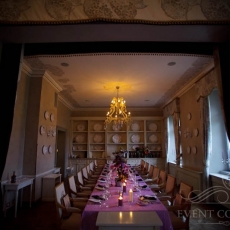 purple-color-wedding-reception-table-decor-chateau-mcely-prague